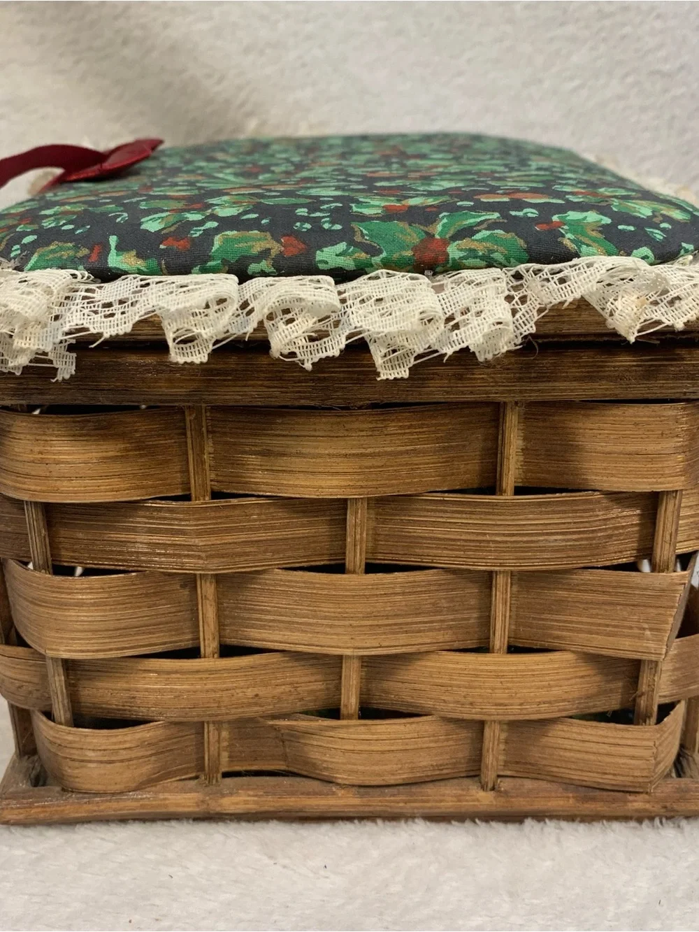 Vintage Grandma’s Cottagecore Holiday Sewing Basket Woven Rustic Brown Wicker